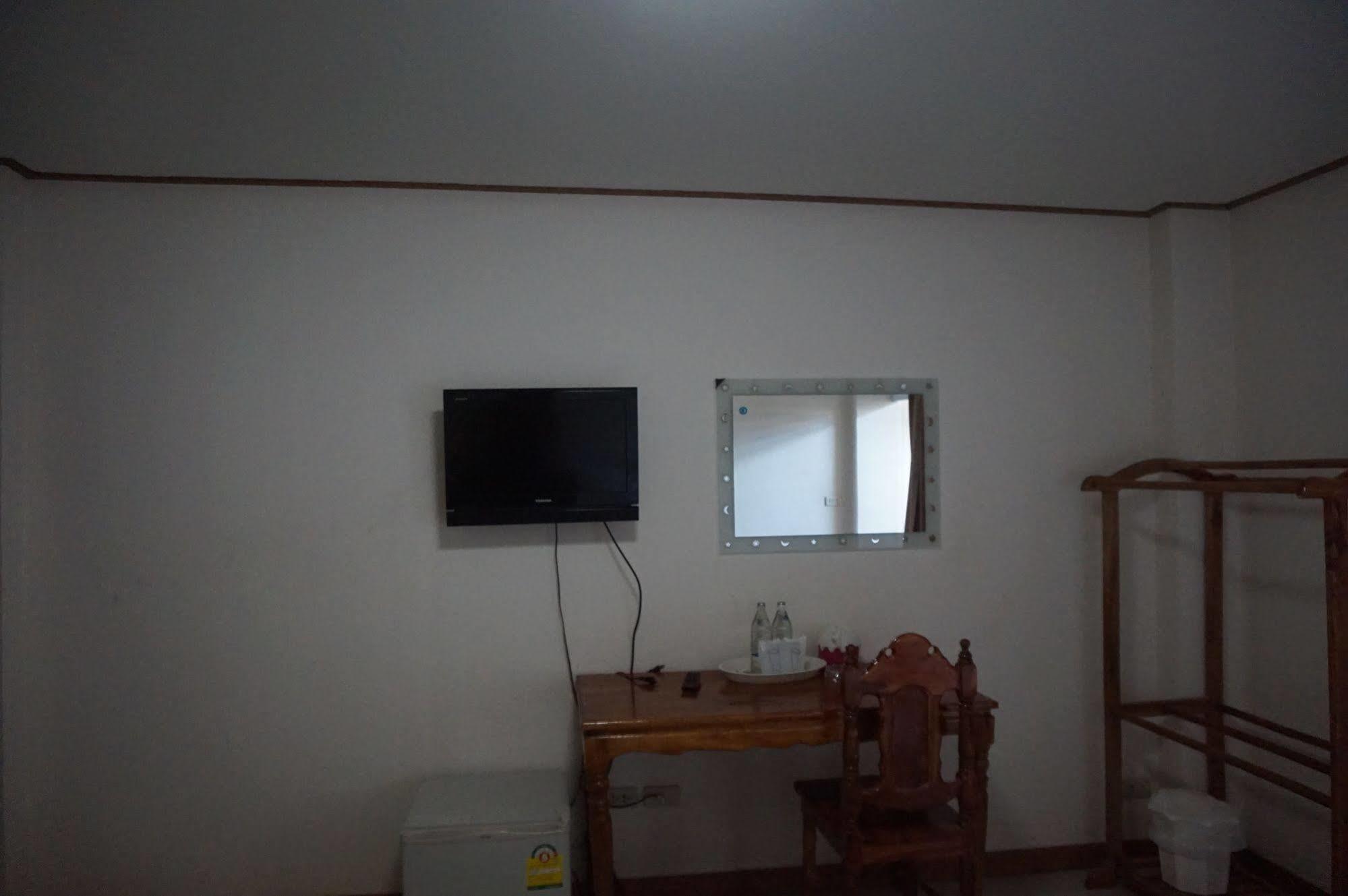Gongaew Mansion Hotel Ubon Ratchathani Exterior photo